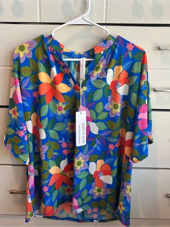Dear Scarlett Tops - Dear Scarlet Breeze Top with Multicolor Flowers